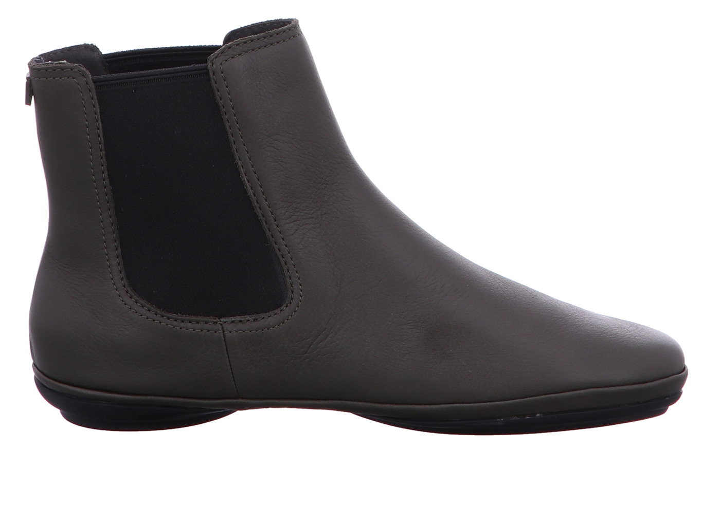 camper_right_nina_k400705_003_4150