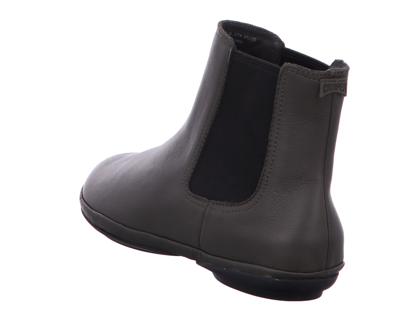 camper_right_nina_k400705_003_5119